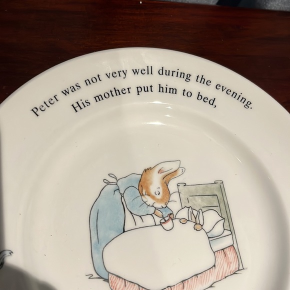 Wedgwood Peter Rabbit Plate w/ Peter in Bed w/ camomile Tea Original box. - Picture 4 of 15